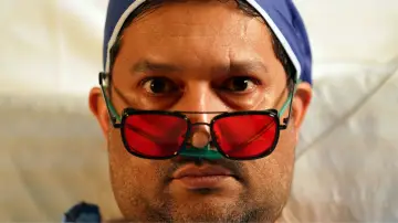 Zasłona do filmu "عینک قرمز" #1582608