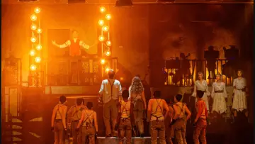 Zasłona do filmu "Hadestown" #975537