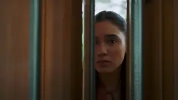 Zasłona do filmu "Musuh Dalam Selimut" #540373