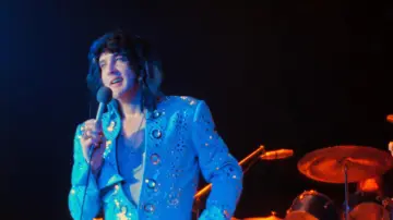Zasłona do filmu "EPiC: Elvis Presley in Concert" #762551