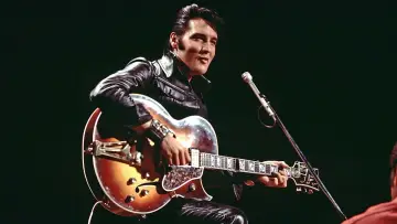 Zasłona do filmu "EPiC: Elvis Presley in Concert" #816629