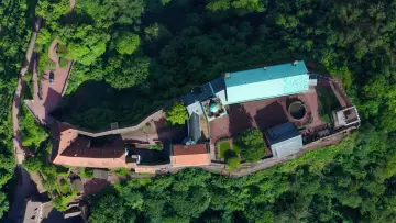 Zasłona do filmu "Die Wartburg – Macht, Religion, Revolution" #1172430