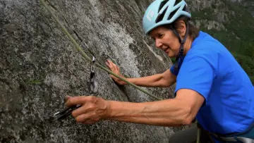 Zasłona do filmu "Climbing Into Life" #1875970