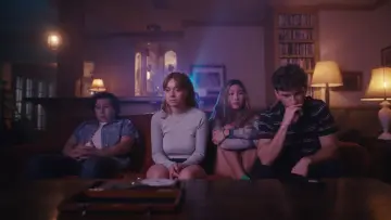 Zasłona do filmu "Say Less" #769112