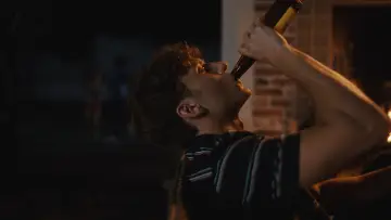 Zasłona do filmu "Say Less" #769125