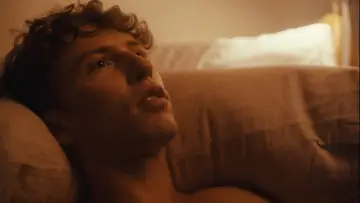 Zasłona do filmu "Say Less" #769136