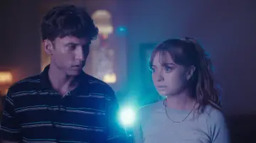 Zasłona do filmu "Say Less" #769176