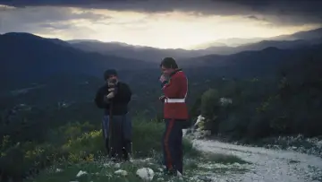 Zasłona do filmu "Δωδεκάμερον" #536382