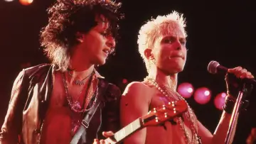 Zasłona do filmu "Billy Idol Should Be Dead" #764422