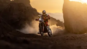 Zasłona do filmu "Dakar: Race Against the Desert" #1528036