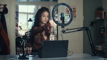 Zasłona do filmu "Identitti" #1746808