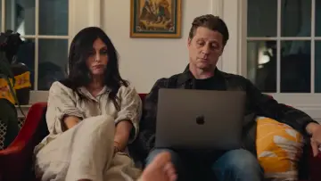 Zasłona do filmu "Everyone Is Lying to You for Money" #1568554