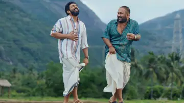 Zasłona do filmu "സർവം മായ" #532330