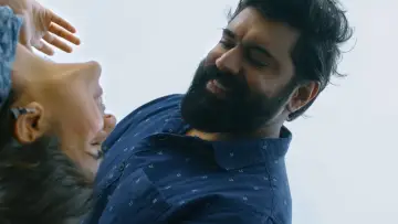 Zasłona do filmu "സർവം മായ" #532344
