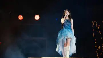 Zasłona do filmu "2024 IU HEREH WORLD TOUR CONCERT IN SEOUL" #871969