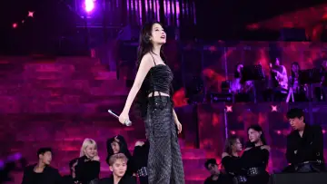 Zasłona do filmu "2024 IU HEREH WORLD TOUR CONCERT IN SEOUL" #871973