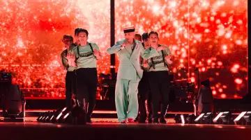 Zasłona do filmu "지드래곤 인 시네마 [위버맨쉬]" #784682