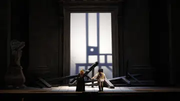 Zasłona do filmu "The Metropolitan Opera: Andrea Chénier" #544777