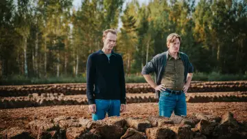 Zasłona do filmu "Klajumā aiz meža" #1579299