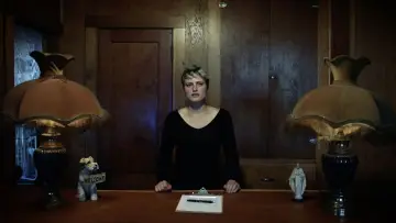 Zasłona do filmu "Matka much" #551125