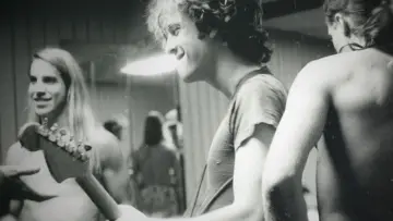 Zasłona do filmu "The Rise of the Red Hot Chili Peppers: Our Brother, Hillel" #779075