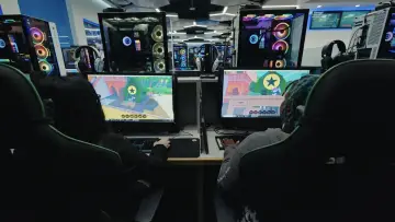 Zasłona do filmu "Dangerous Games: Roblox and the Metaverse Exposed" #1572559