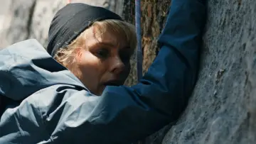Zasłona do filmu "Nad przepaścią" #1582680