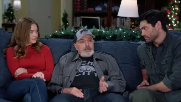 Zasłona do filmu "Holiday Touchdown: A Bills Love Story" #979385