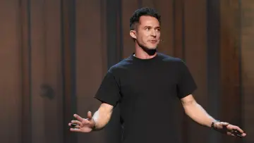 Zasłona do filmu "Justin Willman: Magic Lover" #1742461