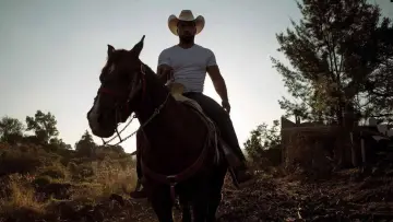 Zasłona do filmu "Jaripeo" #540315