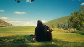 Zasłona do filmu "Noah Kahan: Out of Body" #773572