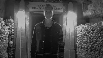 Zasłona do filmu "Queens of the Stone Age: Alive in Paris and Before" #1618659