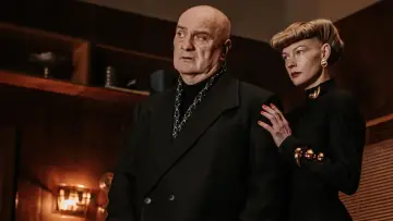 Zasłona do filmu "Отель «У погибшего альпиниста»" #1167578
