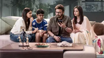 Zasłona do filmu "ఆదర్శ కుటుంబం హౌస్ నెం: 47 - AK47" #1653259