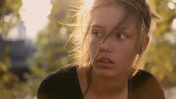 Zasłona do filmu "Życie Adeli – Rozdział 1 i 2" #240761