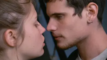 Zasłona do filmu "Życie Adeli – Rozdział 1 i 2" #240768