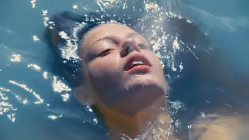 Zasłona do filmu "Życie Adeli – Rozdział 1 i 2" #240771