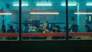 Zasłona do filmu "Bardzo poszukiwany człowiek" #1007443