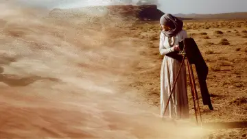 Zasłona do filmu "Królowa pustyni" #428469