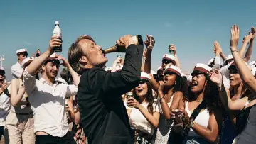 Zasłona do filmu "Mads Mikkelsen. Diabeł wcielony" #919214