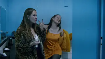 Zasłona do filmu "Messy Legends" #1167340