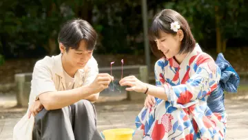 Zasłona do filmu "ストロベリームーン 余命半年の恋" #662376