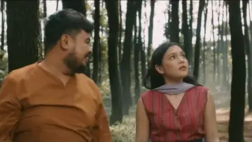 Zasłona do filmu "Kang Solah (From Kang Mak) x Nenek Gayung" #636088