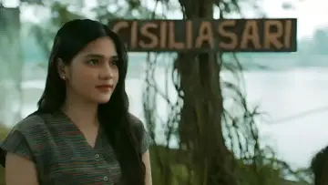 Zasłona do filmu "Kang Solah (From Kang Mak) x Nenek Gayung" #636095