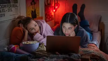 Zasłona do filmu "Roommates" #775001