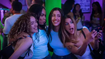 Zasłona do filmu "Roommates" #775004