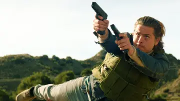 Zasłona do filmu "Under Fire" #632116