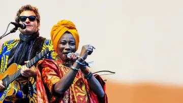 Zasłona do filmu "Lamomali avec -M- aux Francofolies de La Rochelle" #1636794