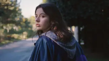 Zasłona do filmu "Mia mera sti zoi tis Tzo: Kefalaio Faidra" #1533703