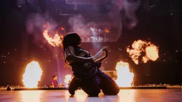 Zasłona do filmu "Billie Eilish - Hit Me Hard and Soft: The Tour (Live in 3D)" #1180313